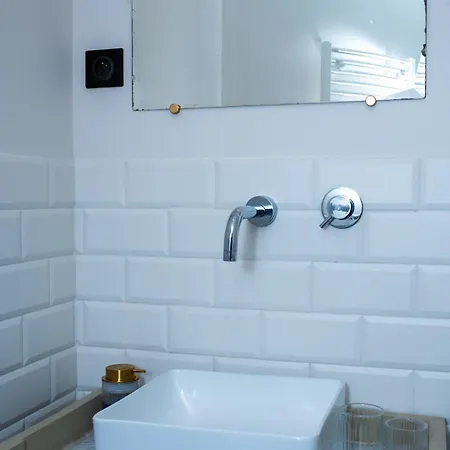 La Maison Laborey, Gite Avec Terrasse Et Piscine * Dijon